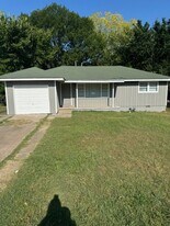 1672 S Maple Ave in Bartlesville, OK - Building Photo