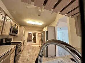 11518 SW 172nd Terrace in Miami, FL - Foto de edificio - Building Photo