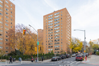 Kingsview Homes in Brooklyn, NY - Foto de edificio - Building Photo