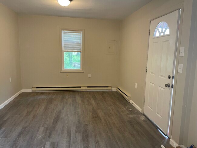 657 Belmont Ave in Mt Pocono, PA - Building Photo - Building Photo