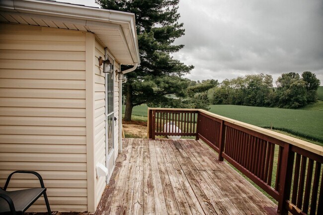 1231 Amosite Rd in Elizabethtown, PA - Building Photo - Building Photo