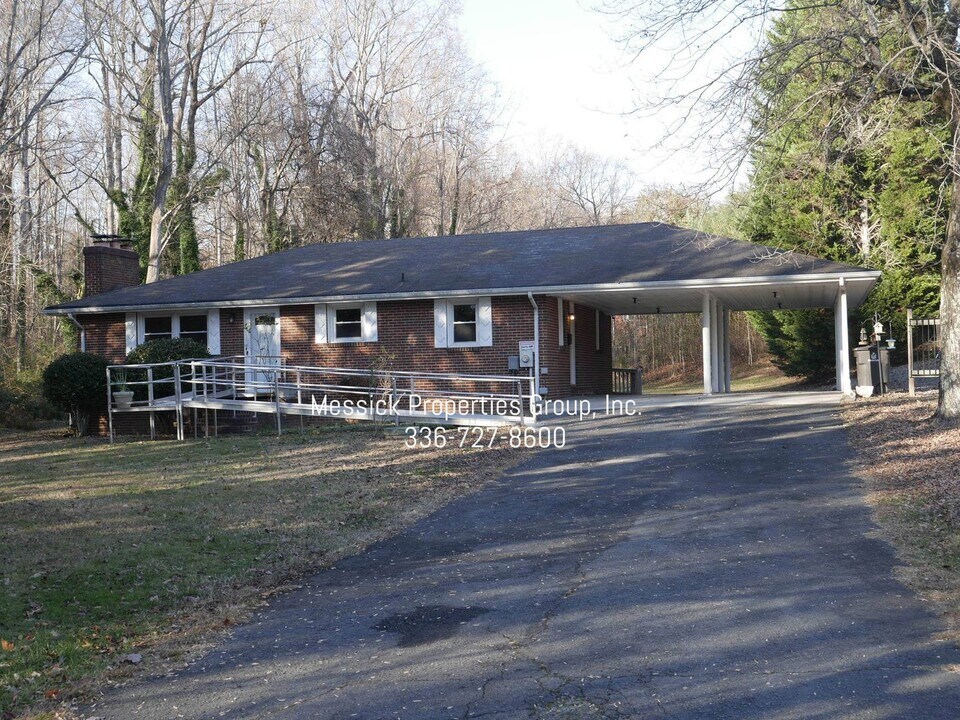 4219 Rosalie St in Winston-Salem, NC - Building Photo