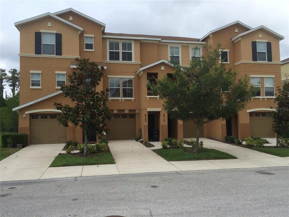 8709 Spruce Hills Ct in Lakewood Ranch, FL - Building Photo