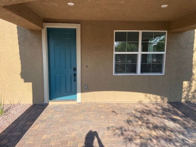 808 Royal Beekman St in Henderson, NV - Building Photo - Building Photo