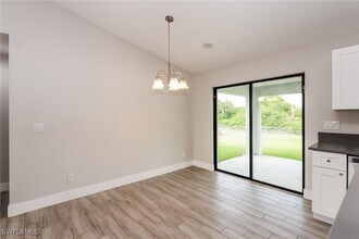 524 Lone Star Ln in Lehigh Acres, FL - Building Photo - Building Photo