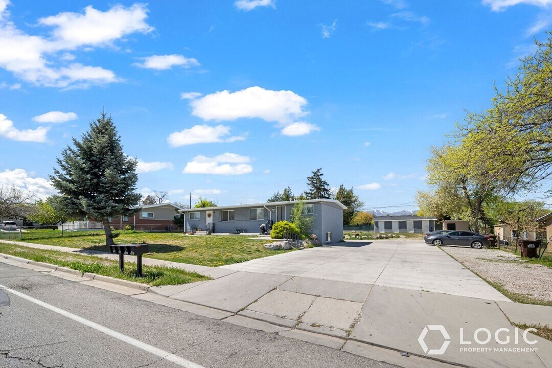 4222 S 4800 W in West Valley City, UT - Building Photo