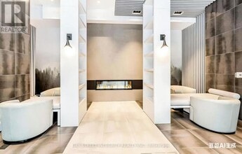 2485 Taunton Rd in Oakville, ON - Building Photo - Building Photo