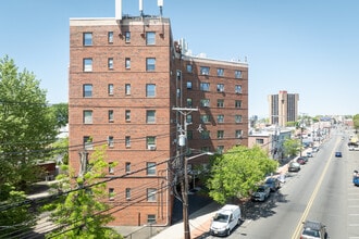 8811 Bergenline Ave in North Bergen, NJ - Building Photo - Building Photo