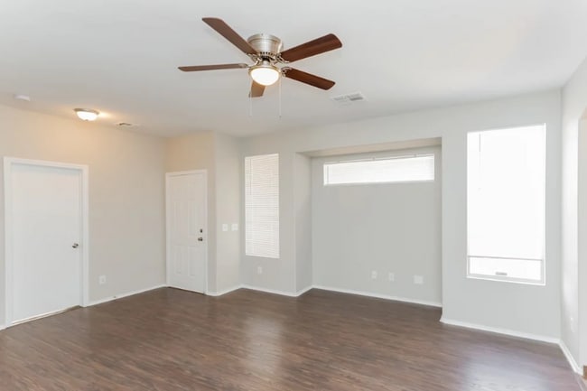 346 Pleasant Pebble St in Henderson, NV - Building Photo - Building Photo