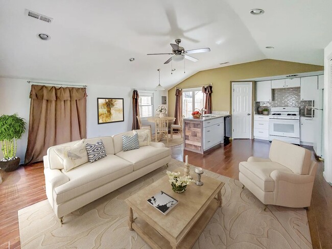 property at 3099 Simmons Ct