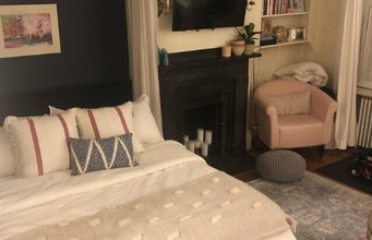 136 Myrtle St, Unit T1 in Boston, MA - Foto de edificio - Building Photo