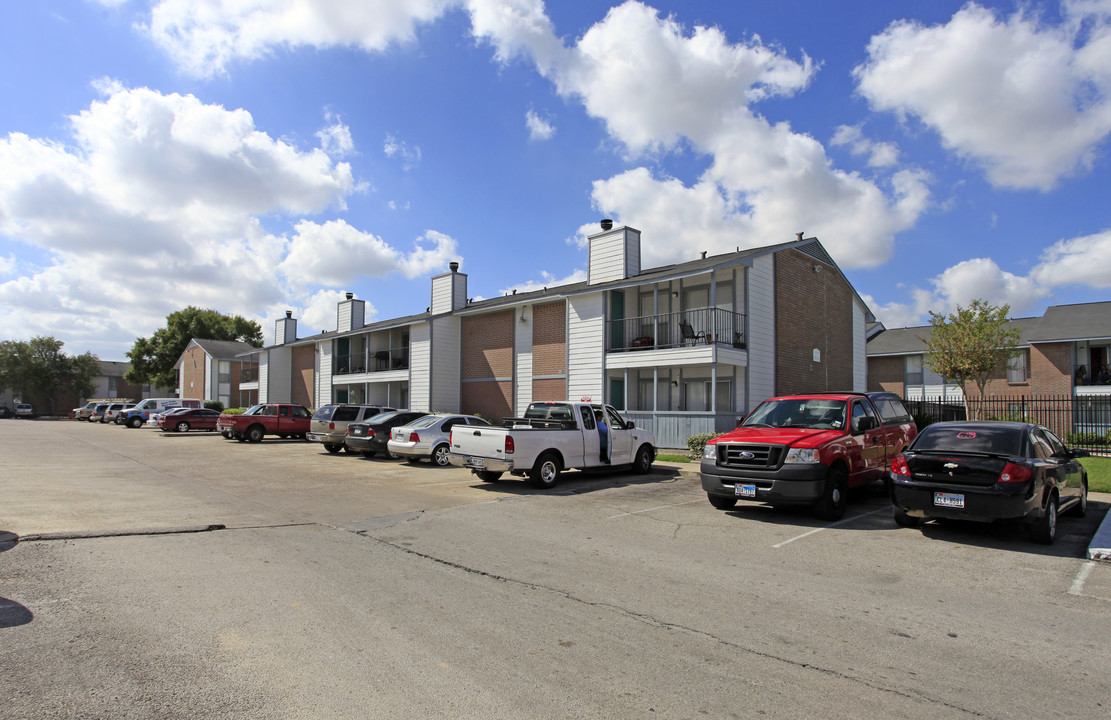 Britany Village in Pasadena, TX - Building Photo