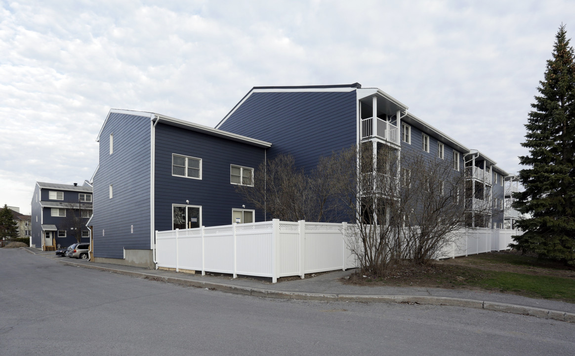 Eileen Tallman Housing Co-operative in Ottawa, ON - Building Photo