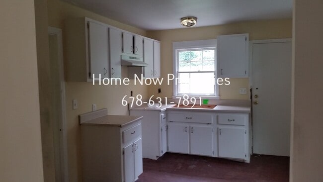 property at 1870-1872 E Farris Ave