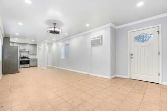 400 W 109th St in Los Angeles, CA - Building Photo - Building Photo