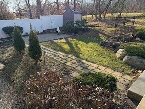 83 Whiting St in Cranston, RI - Foto de edificio - Building Photo