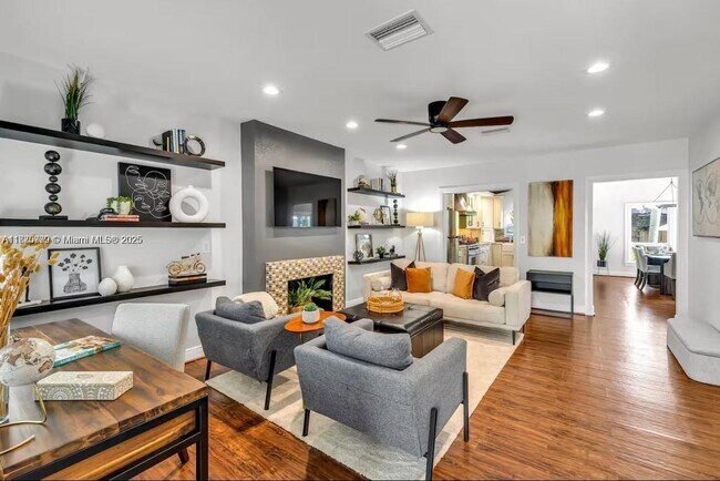 110 SE 11th Ave in Fort Lauderdale, FL - Building Photo - Building Photo