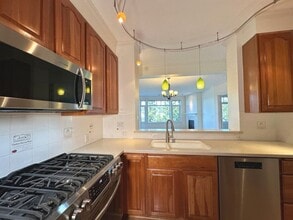 109 2nd St S in Kirkland, WA - Building Photo - Building Photo