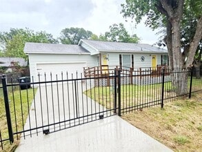 6114 Torreon St in Houston, TX - Building Photo - Building Photo