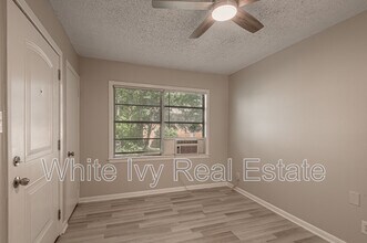 805 Sam Houston Ave in Huntsville, TX - Building Photo - Building Photo