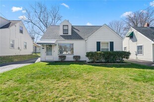 1553 Bancroft Ave in Youngstown, OH - Building Photo