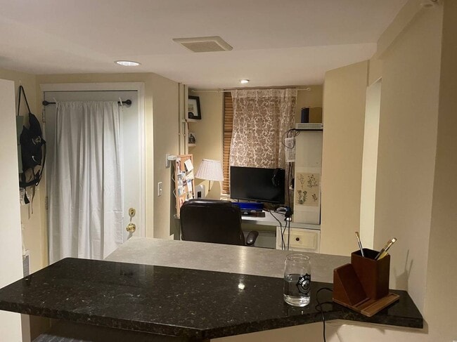 8 Fulkerson St, Unit R in Cambridge, MA - Foto de edificio - Building Photo