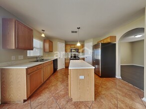 12621 Lake Vista Dr in Gibsonton, FL - Building Photo - Building Photo