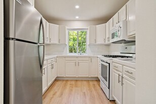 3372 Rockview Pl in San Luis Obispo, CA - Building Photo