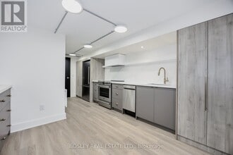 334 Gladstone Ave in Toronto, ON - Building Photo - Building Photo