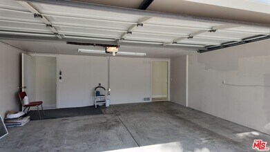 8120 Billowvista Dr in Los Angeles, CA - Building Photo - Building Photo