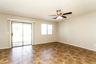 18806 N Lousandra Dr in Maricopa, AZ - Foto de edificio - Building Photo