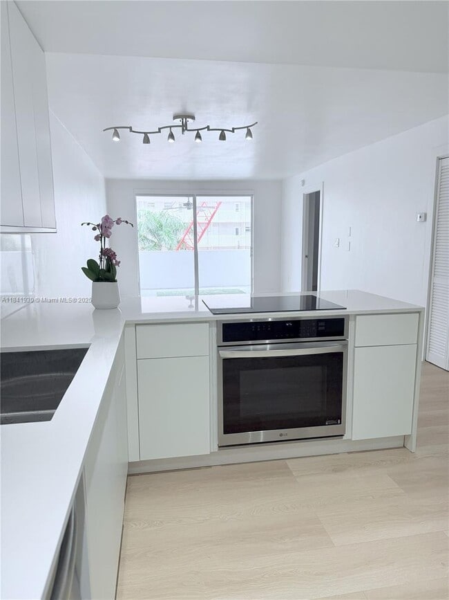 property at 1331 Lincoln Rd