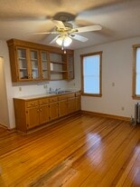 56 Westwood Ave, Unit C in East Longmeadow, MA - Building Photo