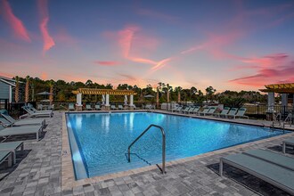 500 East in Daytona Beach, FL - Building Photo - Building Photo
