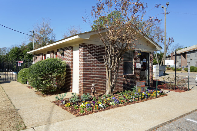 Sunrise Apartments in Montgomery, AL - Foto de edificio - Building Photo