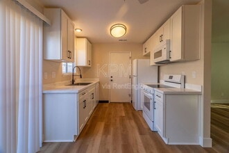 7357 Kelley Dr in Stockton, CA - Building Photo - Building Photo