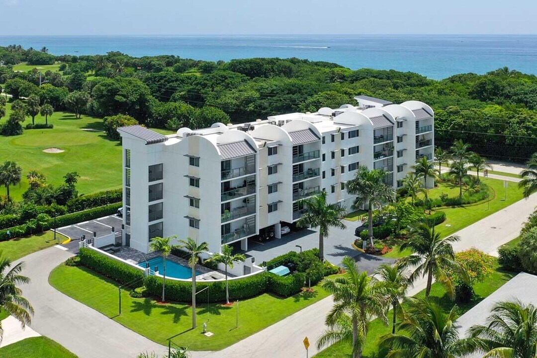 601 N Ocean Blvd in Boca Raton, FL - Building Photo