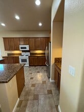 8259 Lauffer Way in Elk Grove, CA - Building Photo - Building Photo