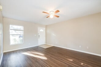 5 Bay Ridge Loop, Unit 13-13301 in Mascotte, FL - Foto de edificio - Building Photo