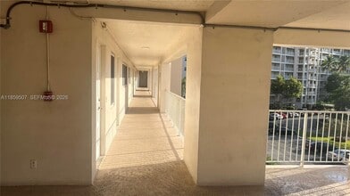 2671 S Course Dr in Pompano Beach, FL - Foto de edificio - Building Photo