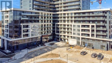 3220-3220 William Coltson Ave in Oakville, ON - Building Photo - Building Photo
