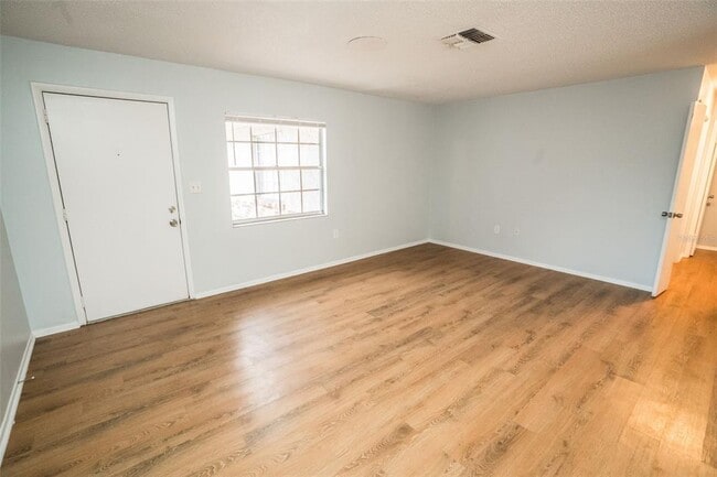 1277 Sylvia Ave in Spring Hill, FL - Building Photo - Building Photo