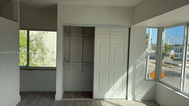 1943 71st St in Miami Beach, FL - Building Photo - Building Photo