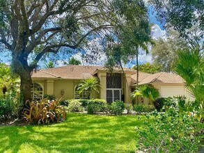 11305 Longshore Way E in Naples, FL - Building Photo - Building Photo