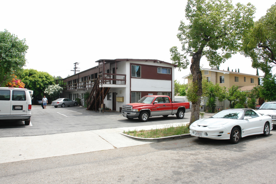 310 W Acacia Ave in Glendale, CA - Building Photo