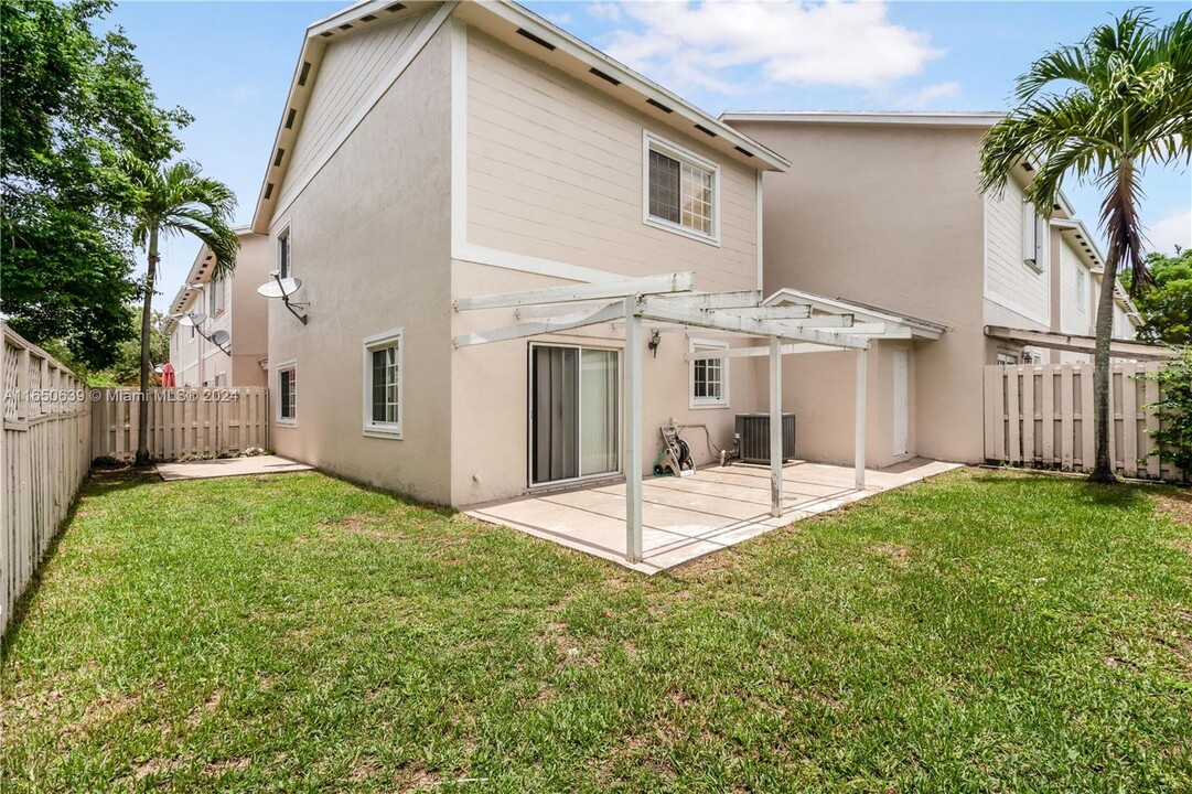 12280 SW 148th Terrace in Miami, FL - Building Photo