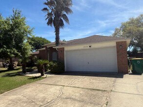 4216 Shadow Ln in Niceville, FL - Building Photo - Building Photo