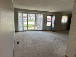 625 N Redbarn Ln in Wichita, KS - Building Photo - Building Photo