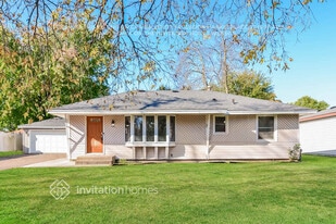 8412 Grange Blvd in Cottage Grove, MN - Building Photo