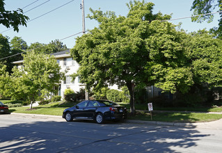 Highland Terrace Apartments in St. Paul, MN - Building Photo - Building Photo